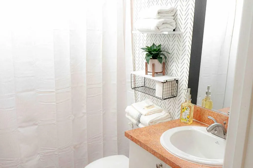 Newly Renovated 5 Min From Airport *