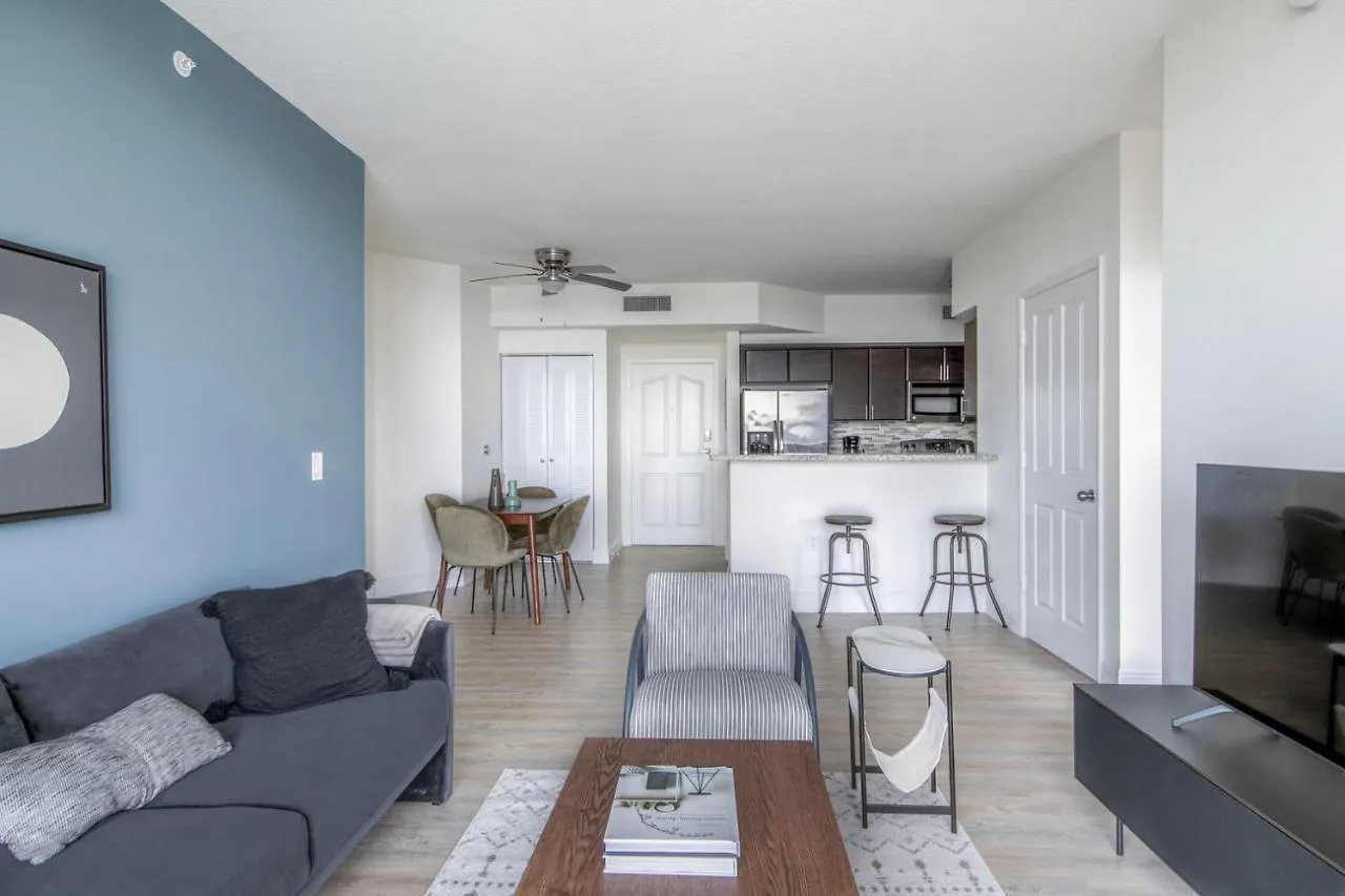 アパート Coral Gables 2br W Wd Pool Gym Near Shops Mia-84 マイアミ