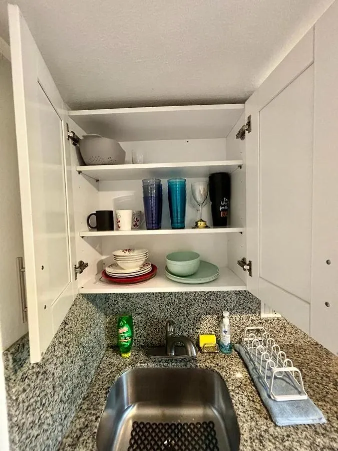 2 Twin Bedroom - Location In - Luggage Storage, Parking And Laundry For Free!!!! Guest house