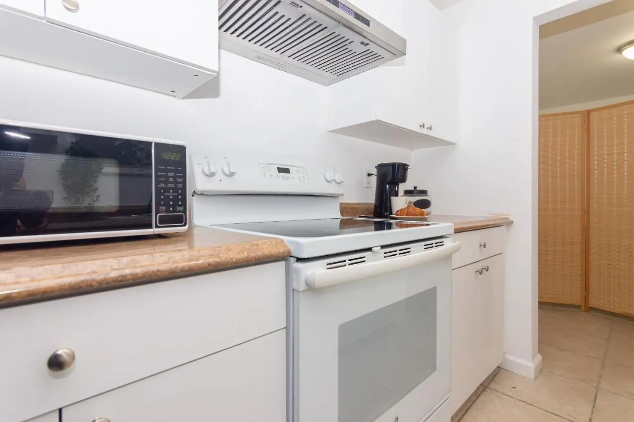 Apartment One Bedroom - With Parking & Balcony - Heart Of Wynwood *