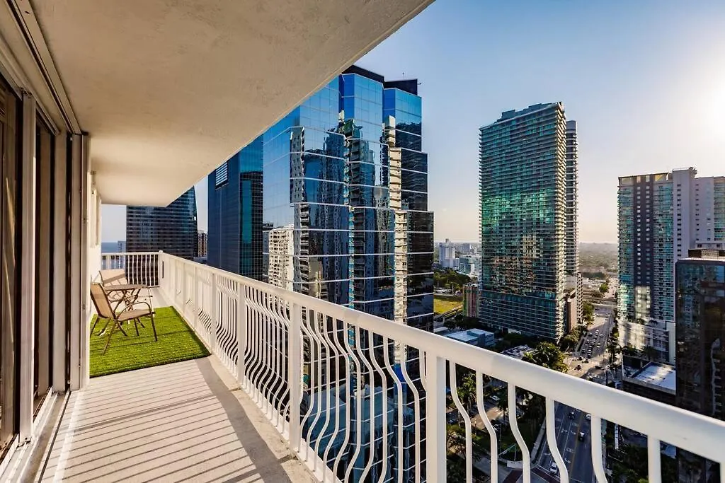 Upscale Brickell 3 Bedroom With Water Views And Free Parking Appartement *