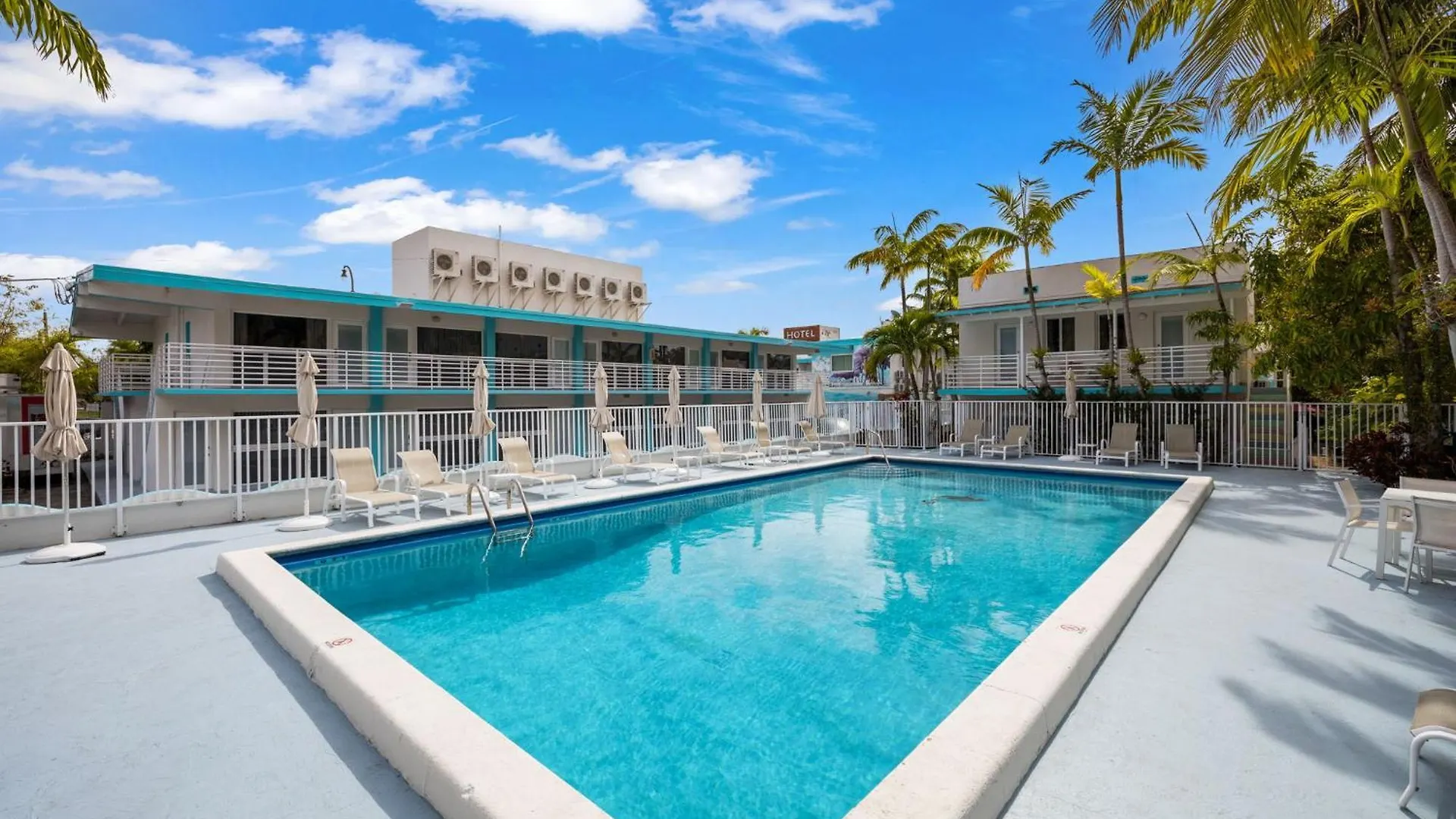 The New Yorker Hotel Miami