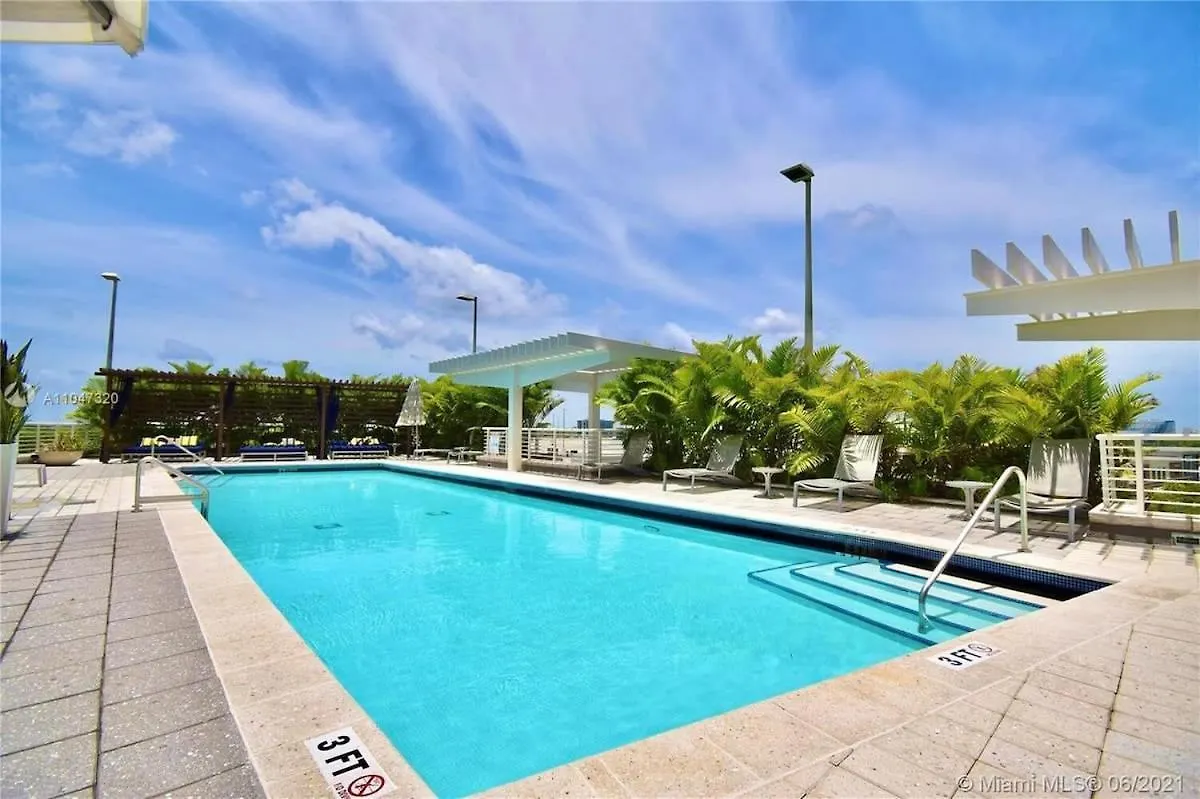 In Midtown Wynwood With Pool And Parking מיאמי