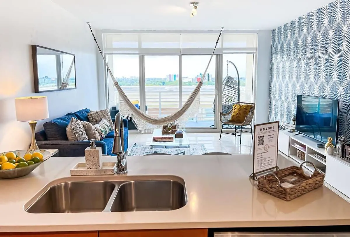Palm Place Heart Of With Parking Pool And Gym בית נופש מיאמי