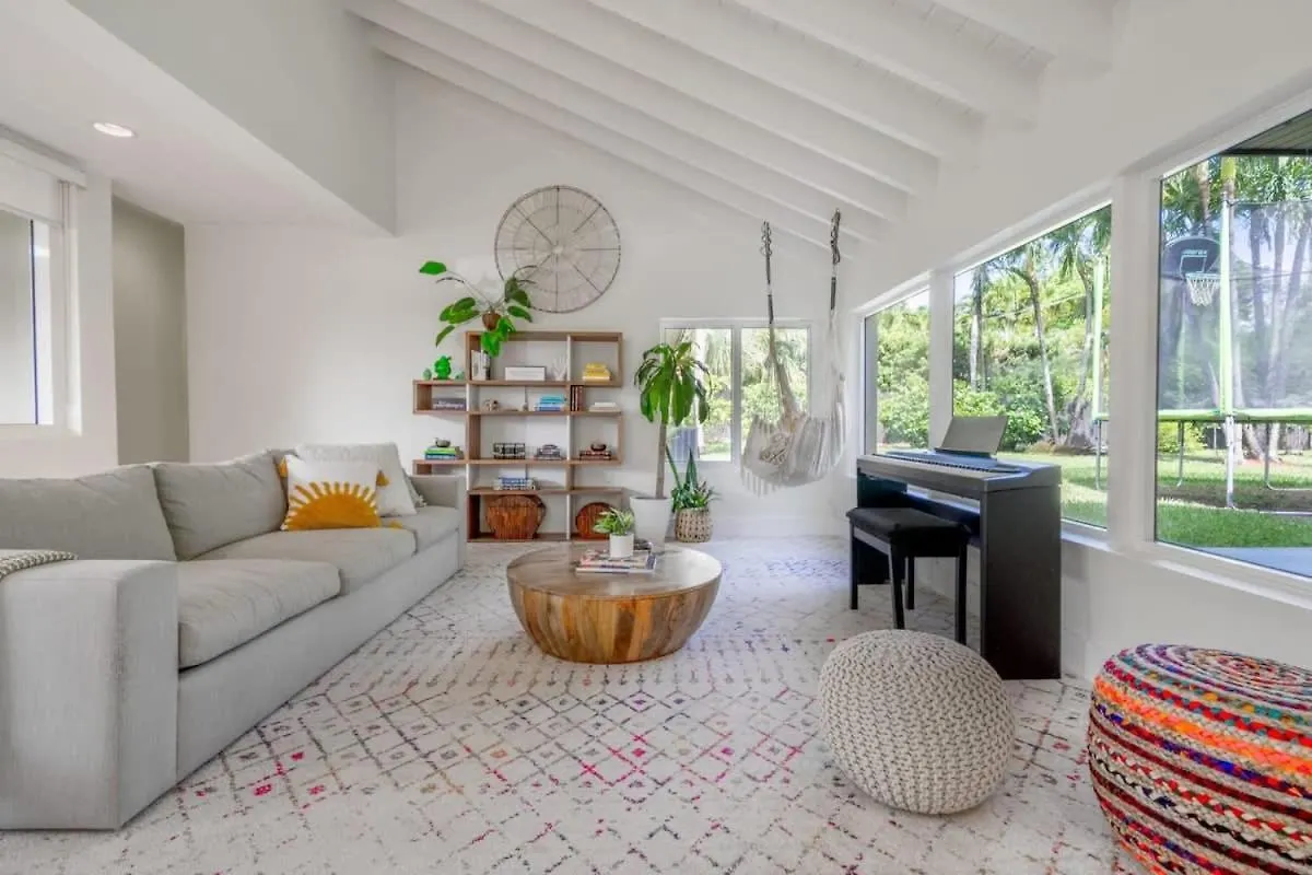 Boho House - Stylist With Parking And Large Yard