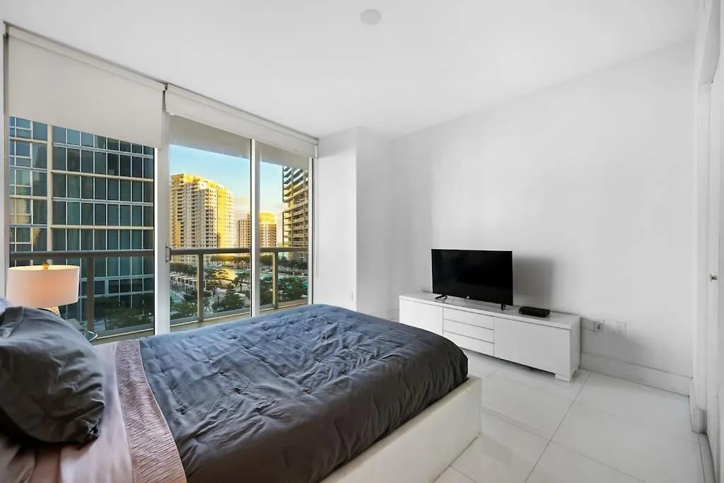 Poolside Corner 2 Bedrooms Icon Brickell Bay & Pool Views * 5 Star Διαμέρισμα *