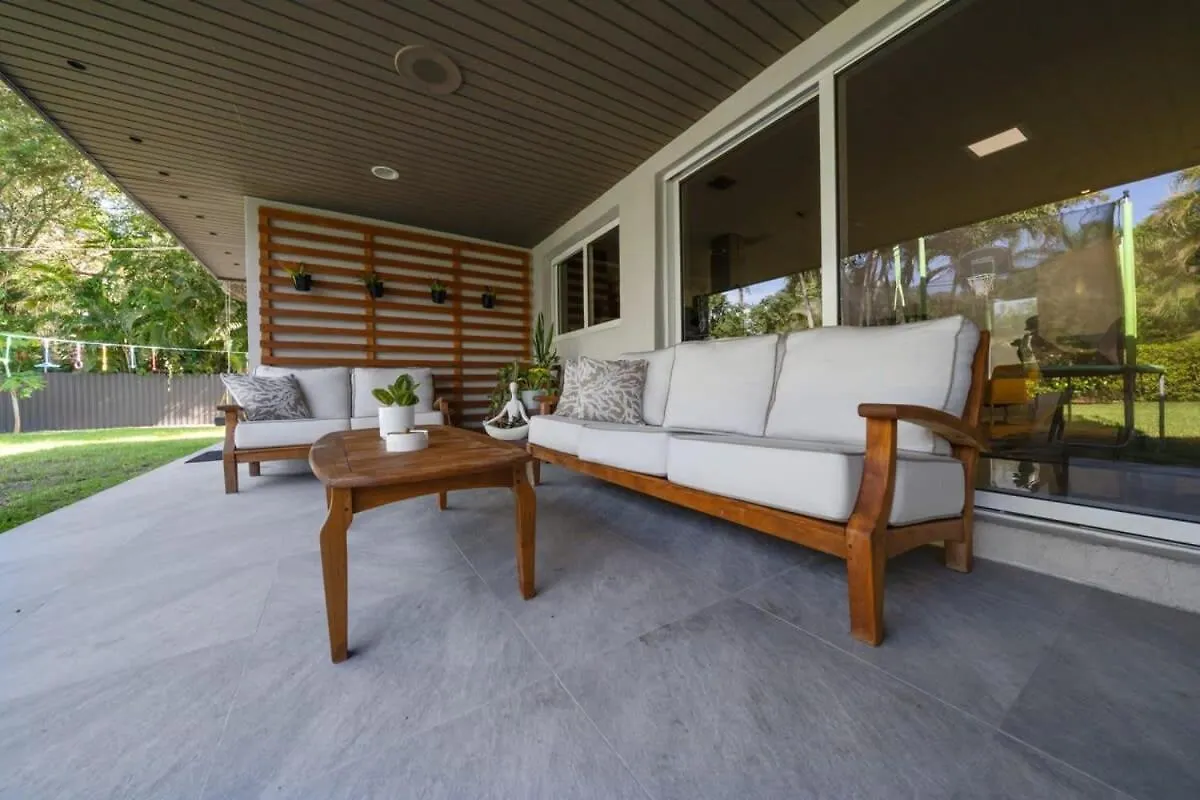 Vakantiehuis Boho House - Stylist With Parking And Large Yard *