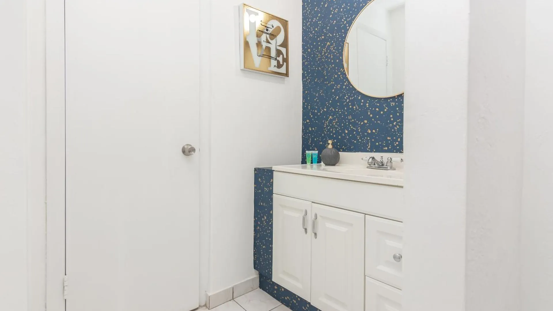 One Bedroom - With Parking & Balcony - Heart Of Wynwood Miami