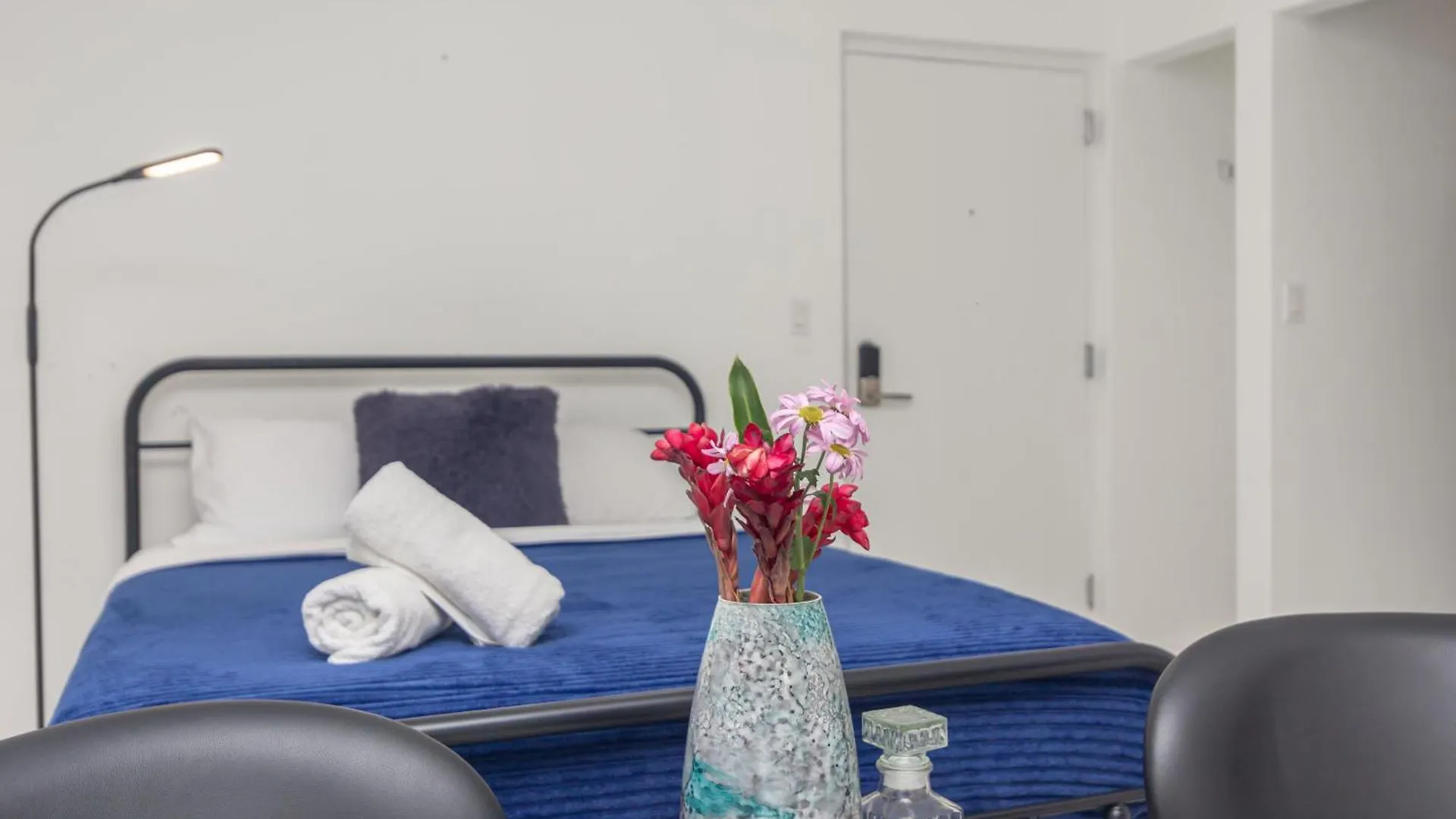 One Bedroom - With Parking & Balcony - Heart Of Wynwood *