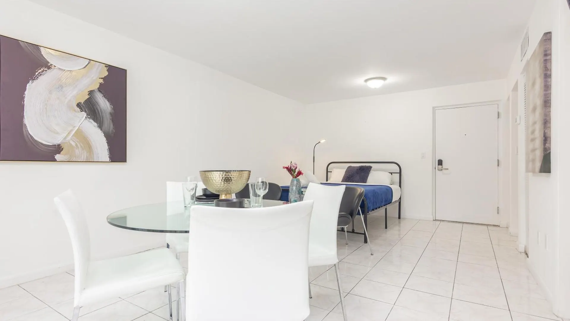 One Bedroom - With Parking & Balcony - Heart Of Wynwood