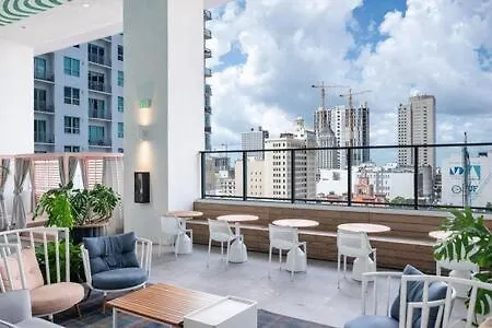 Explore Miami's Heat - Cozy Pool & Gym 迈阿密
