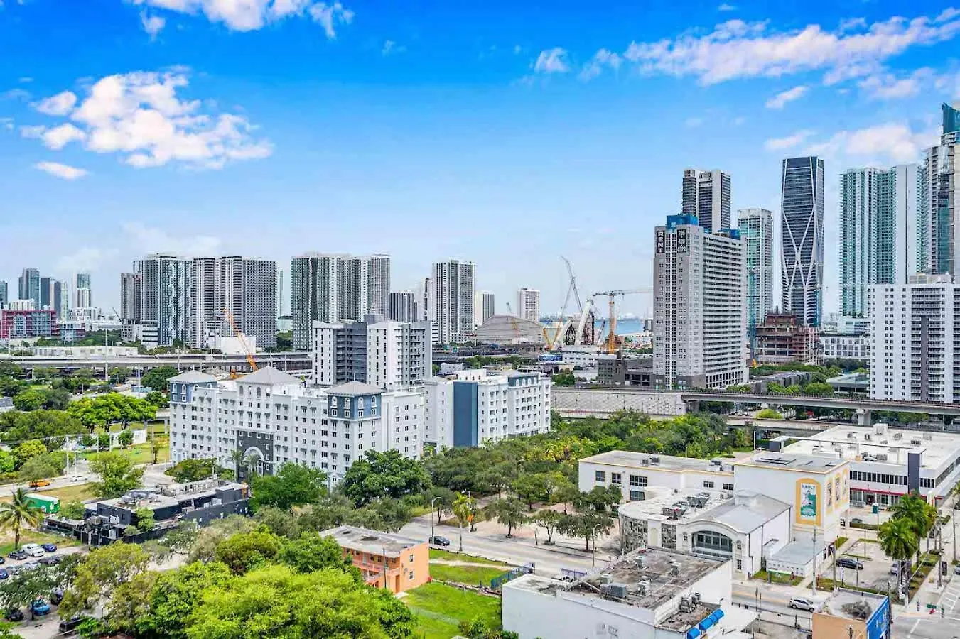 Amazing 3 Bed Unit In Dwntwn With Free Parking * 마이애미