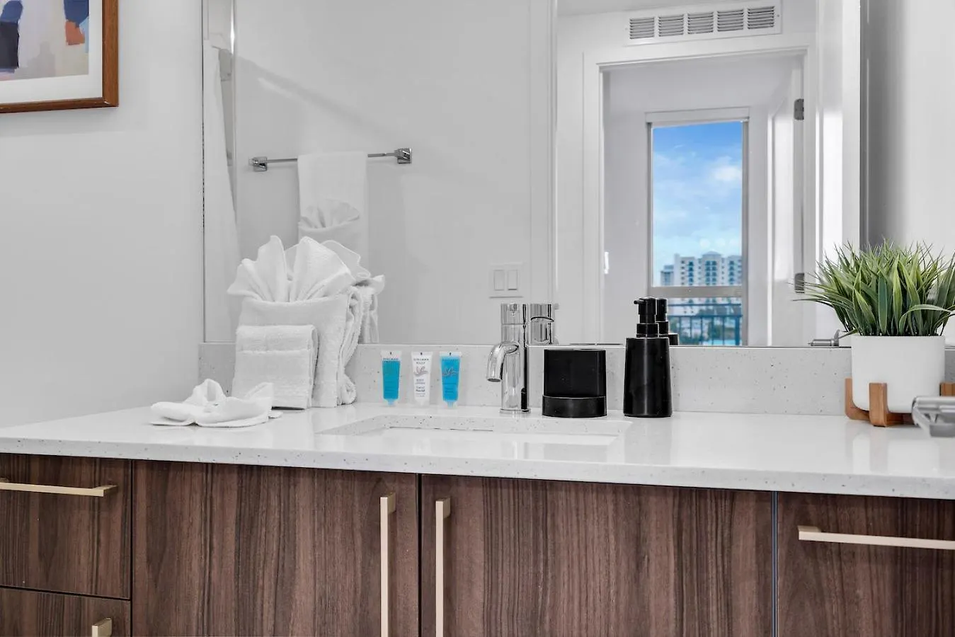 Apartman Charming 3-bed Mins From Brickell With Free Parking Miami