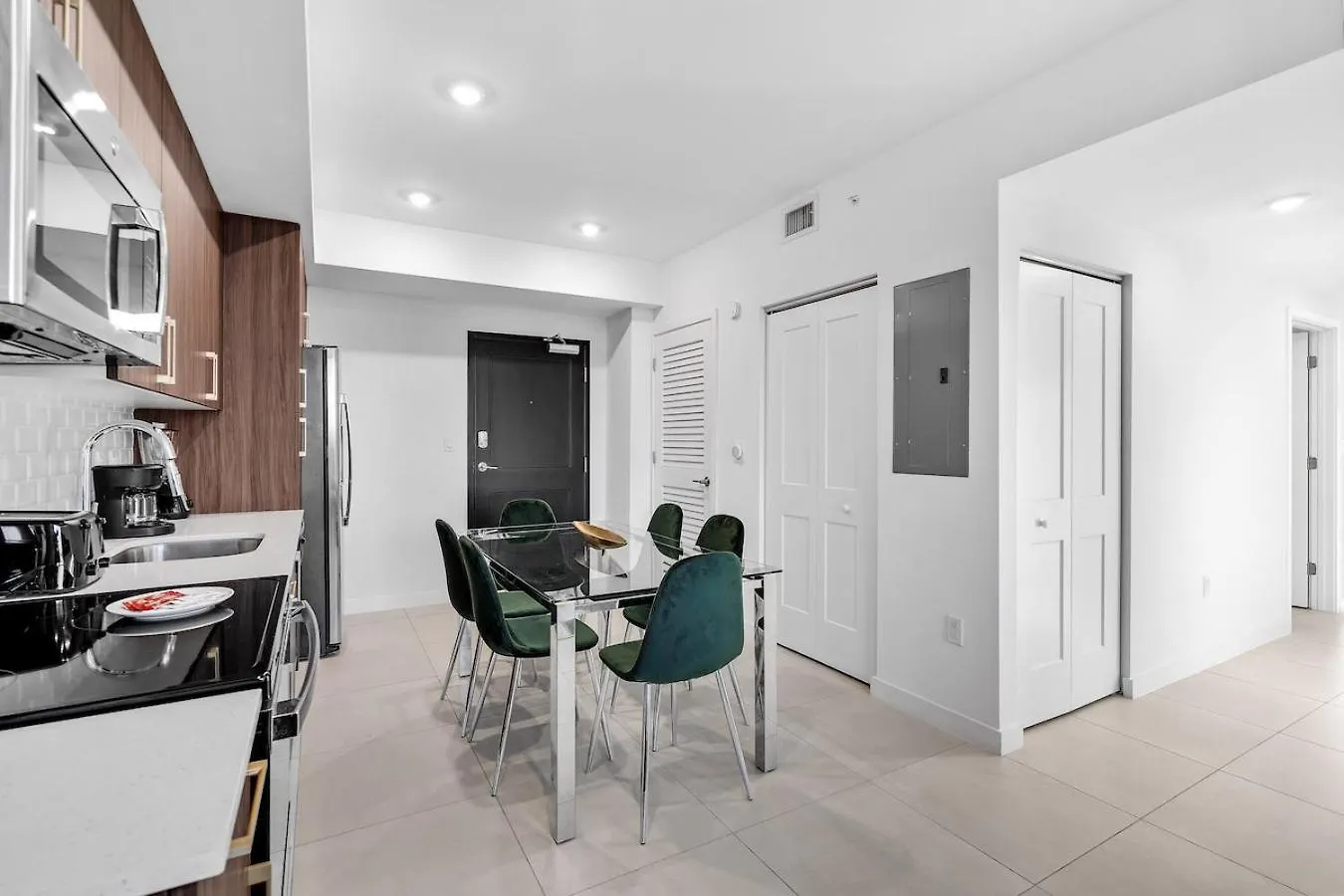 Charming 3-bed Mins From Brickell With Free Parking Apartman *
