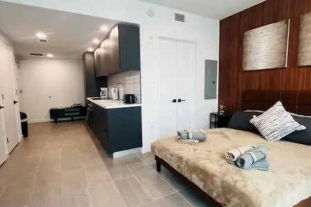 Huge Pool & Gym - Explore Miami's Heat Апартаменты Майами
