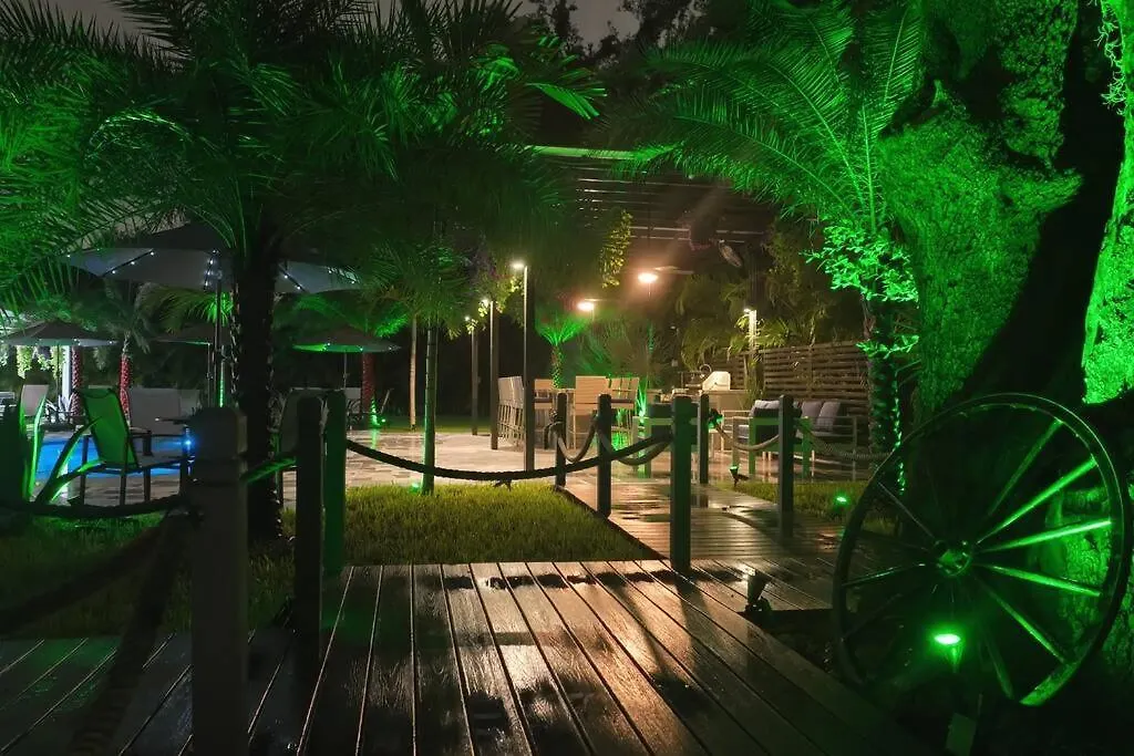 Vila With Outdoor Sauna, Outdoor Bar And Pergola With Games