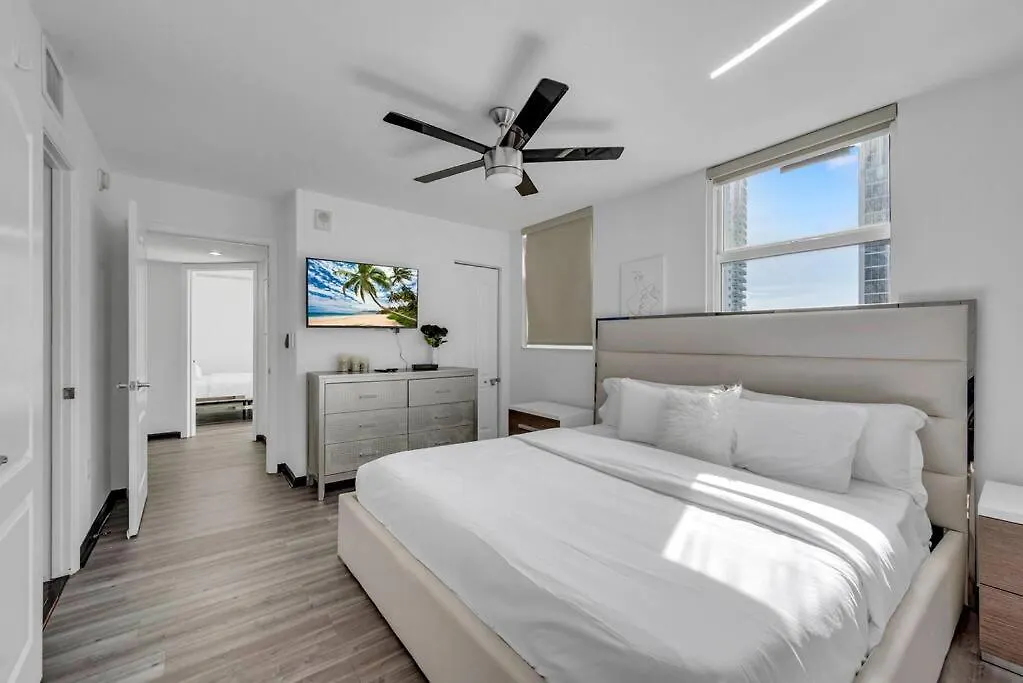 Lejlighed New Stunning 2br Brickell Condo-free Parking