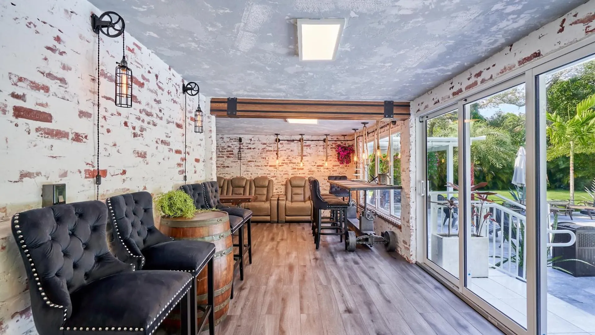 Vila With Outdoor Sauna, Outdoor Bar And Pergola With Games