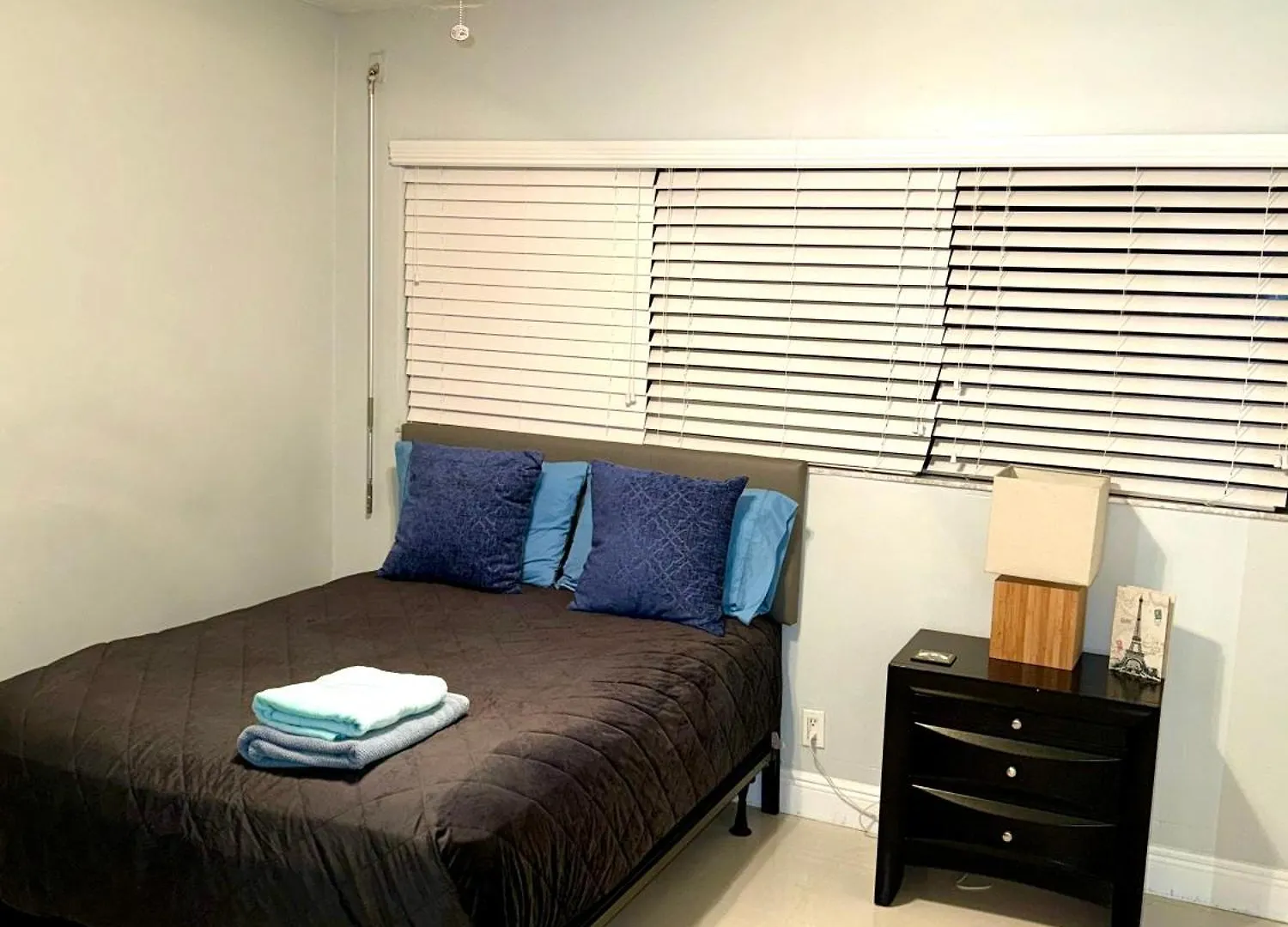 Modern Oversized 3 Bedroom In Location 度假居 *