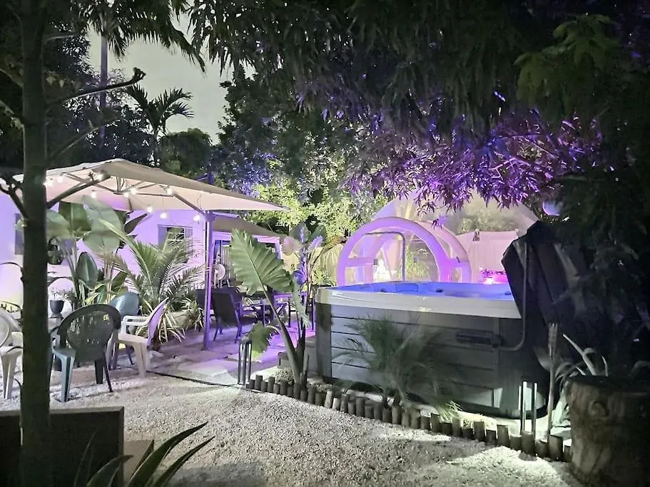 Jacuzzi•glamping•gym•parking•bbq•soft Beds•secure Holiday home