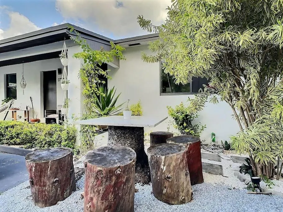 Holiday home Jacuzzi•glamping•gym•parking•bbq•soft Beds•secure Miami