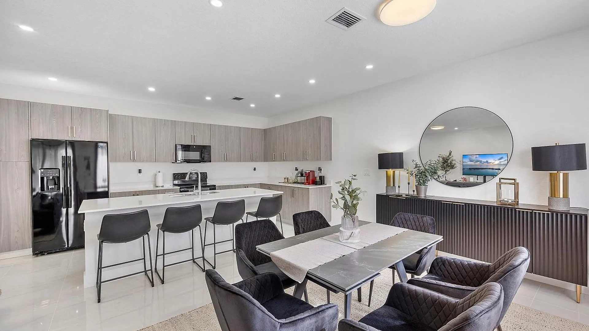 Avi Lux Iii Miami