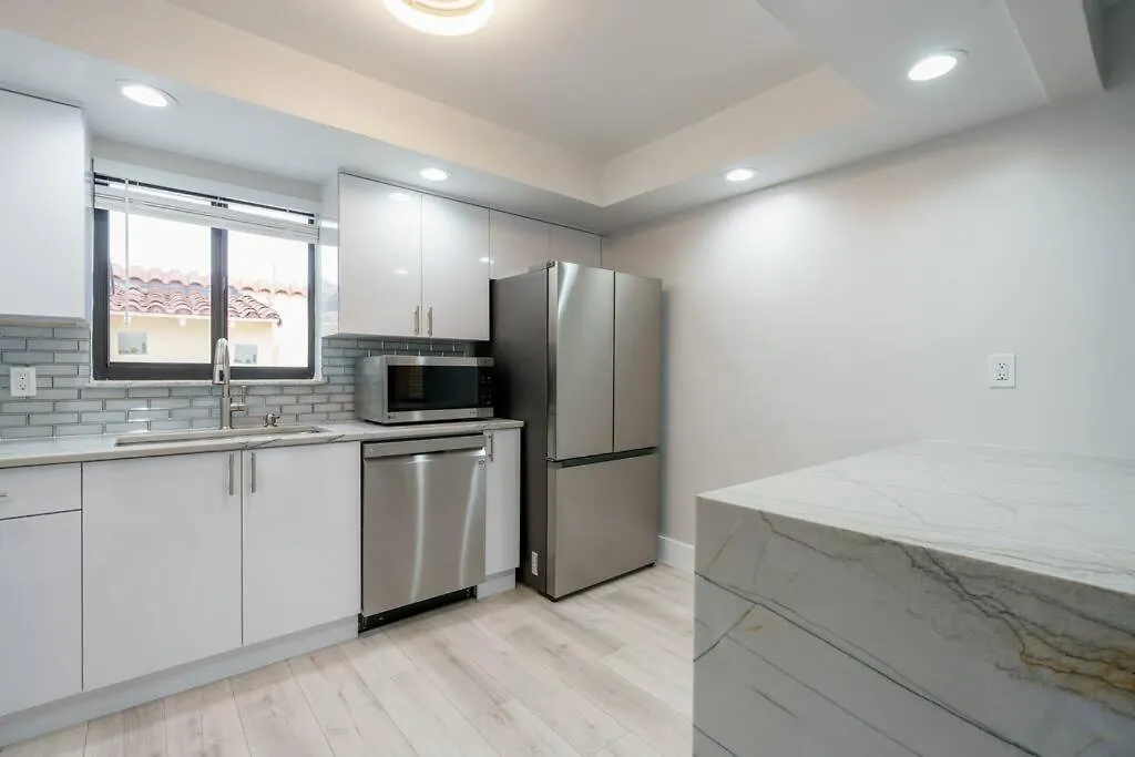 New! & Calle Ocho Simpson's Funhouse! Apartment Miami