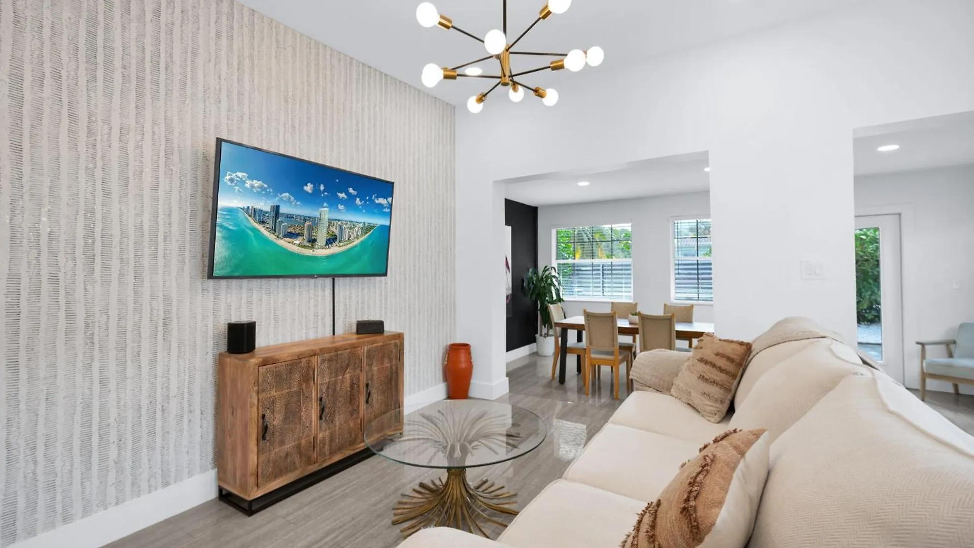 The Gatsby House At World-class Brickell