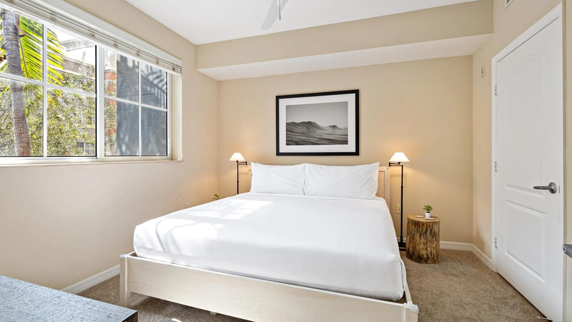 Dharma South At Red Road Commons Apartman