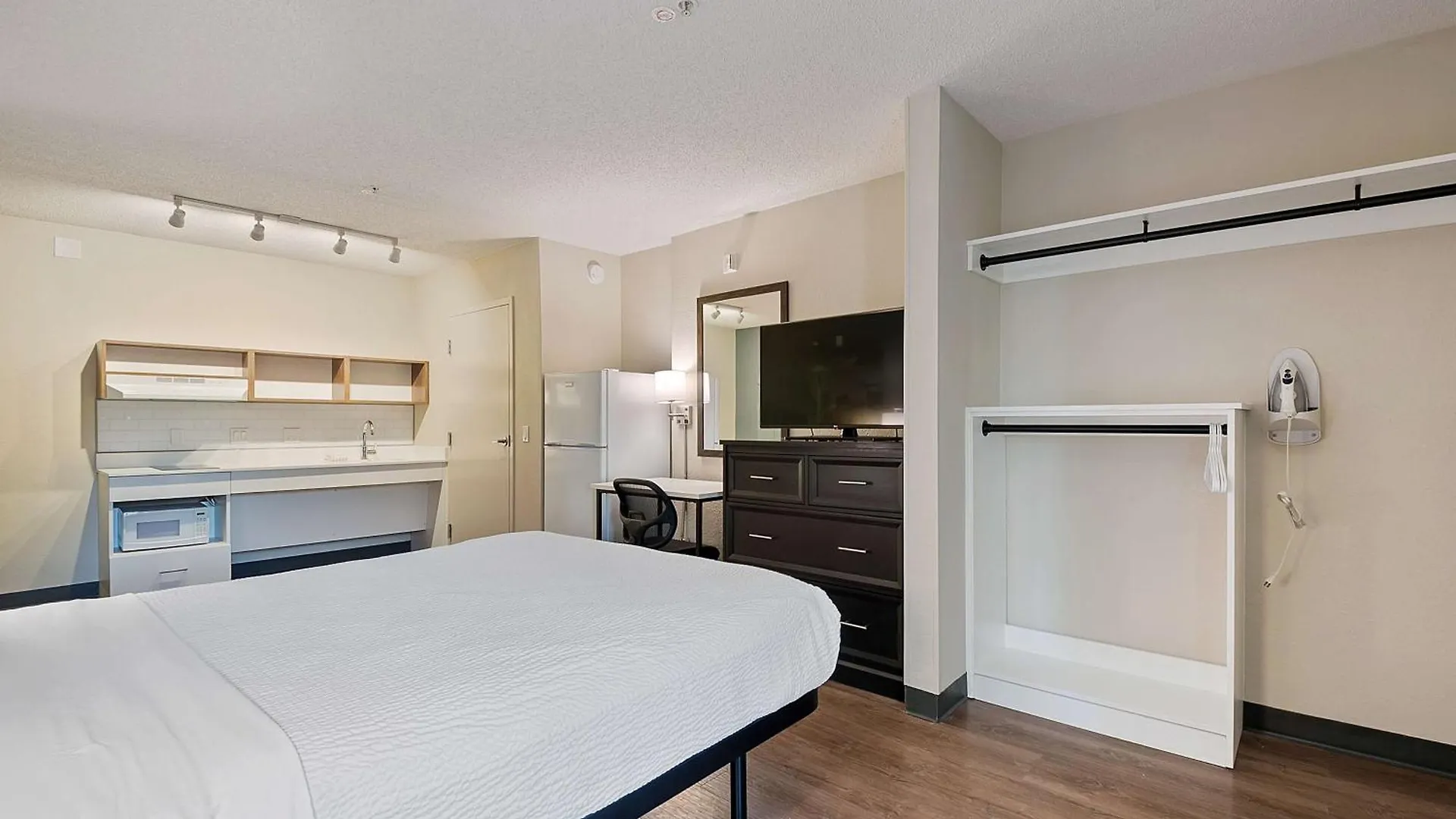 Hotel Extended America - - Airport - Blue Lagoon