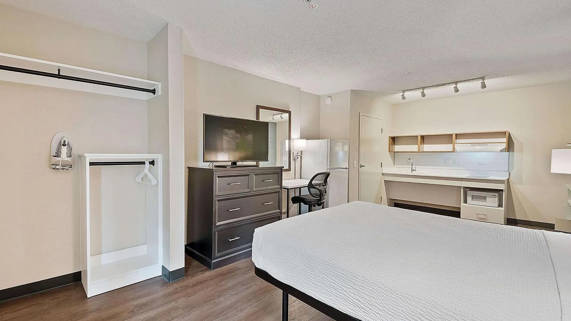 Extended America - - Airport - Blue Lagoon Hotel Miami