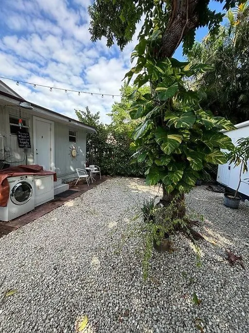 Quiet & Centrally Located House - Private Parking, Laundry And Storage For Luggage Nyaraló Miami