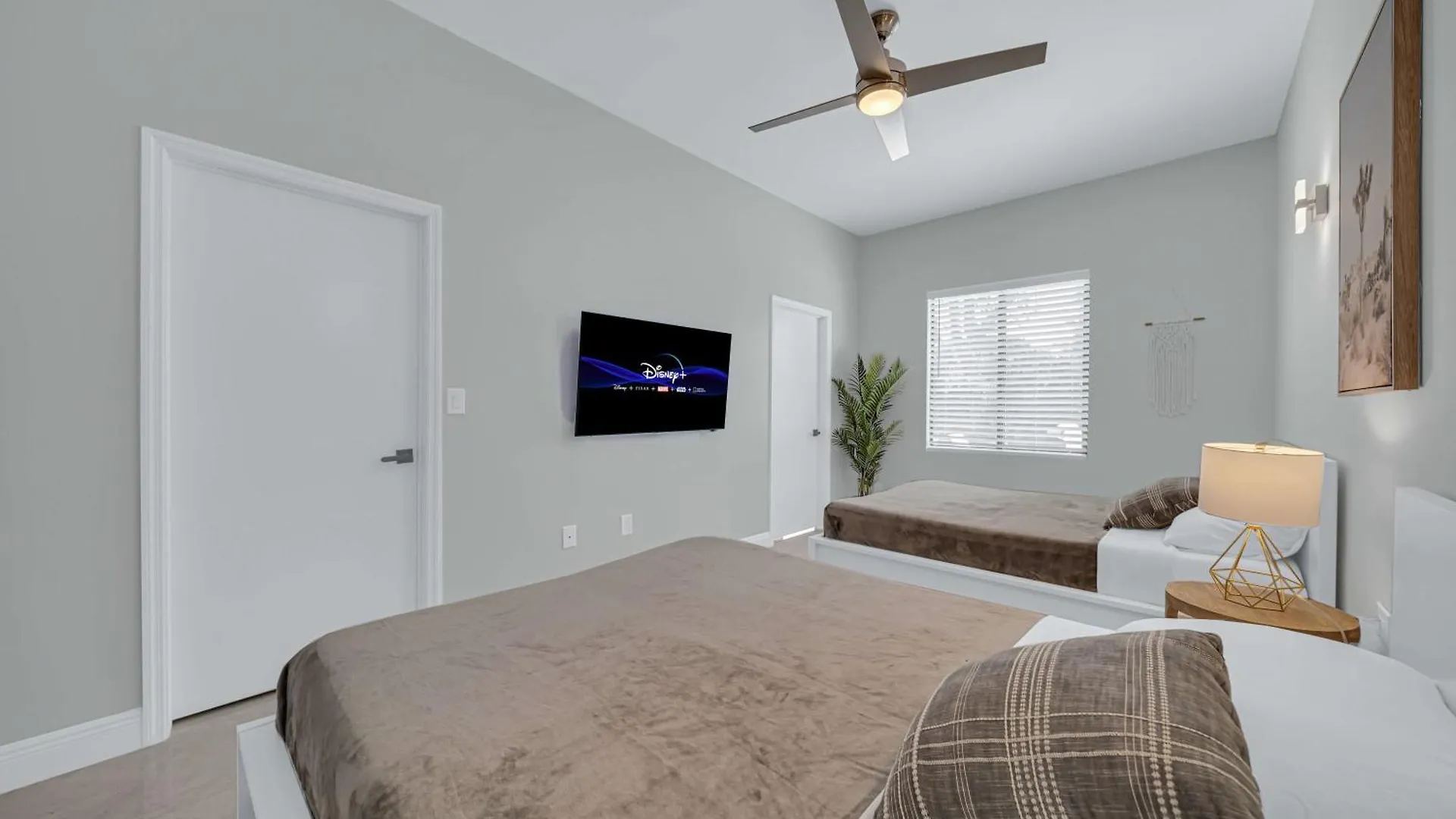 Luxury Amara W/heated Pool/sauna/gym/bbq *