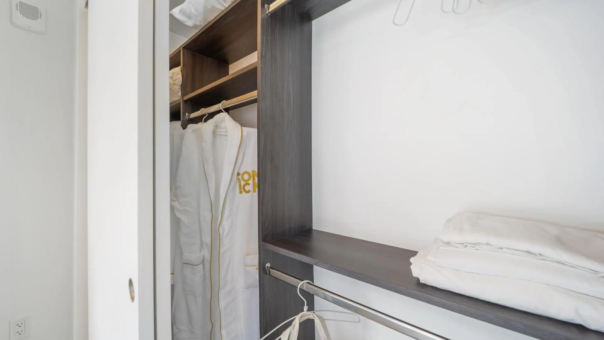 Apartment 227 Condominium By Ionica *