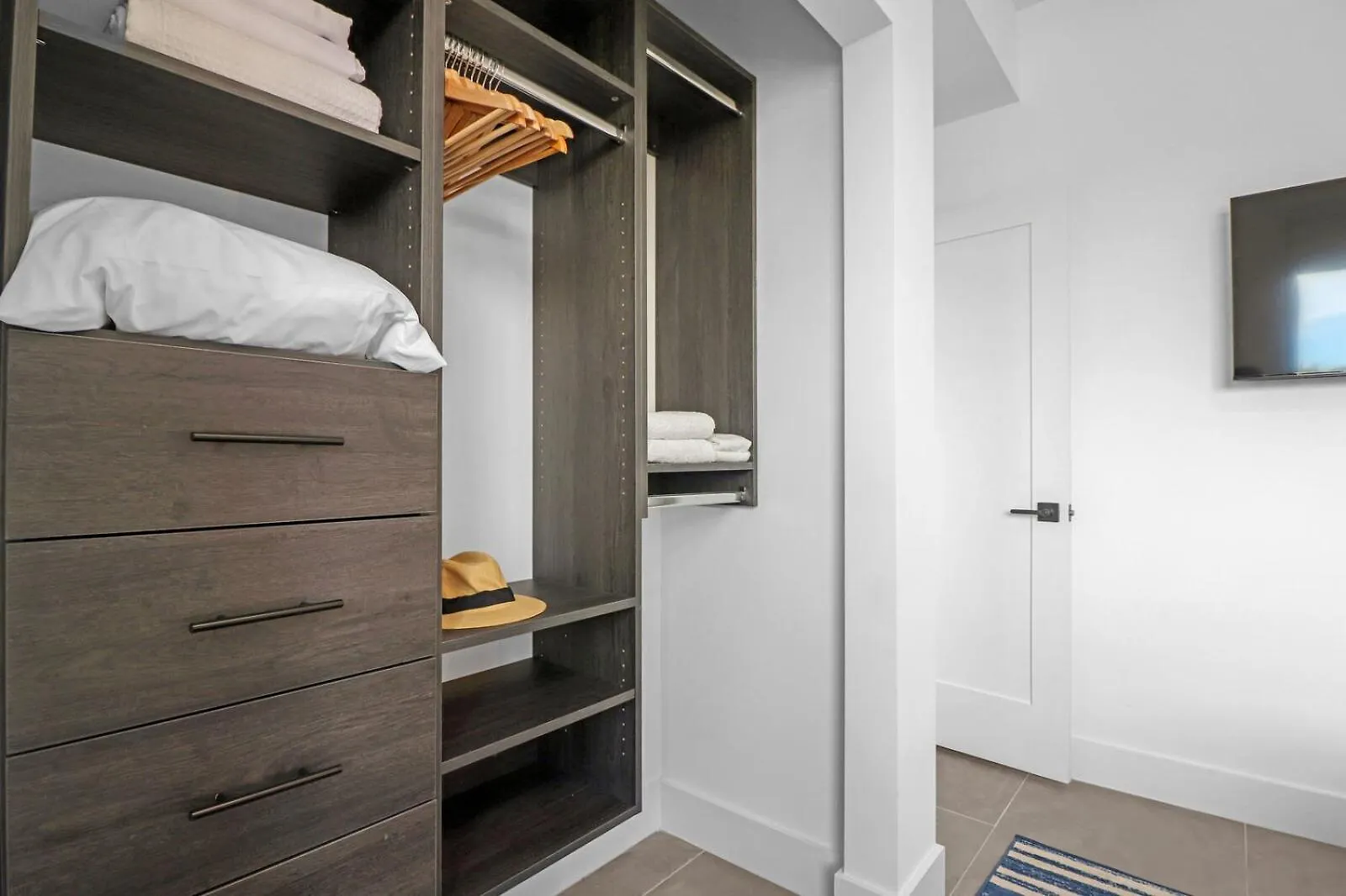 Apartment Roami At Metro Park