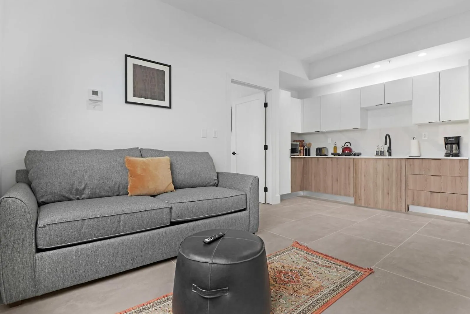 Roami At Metro Park Apartment