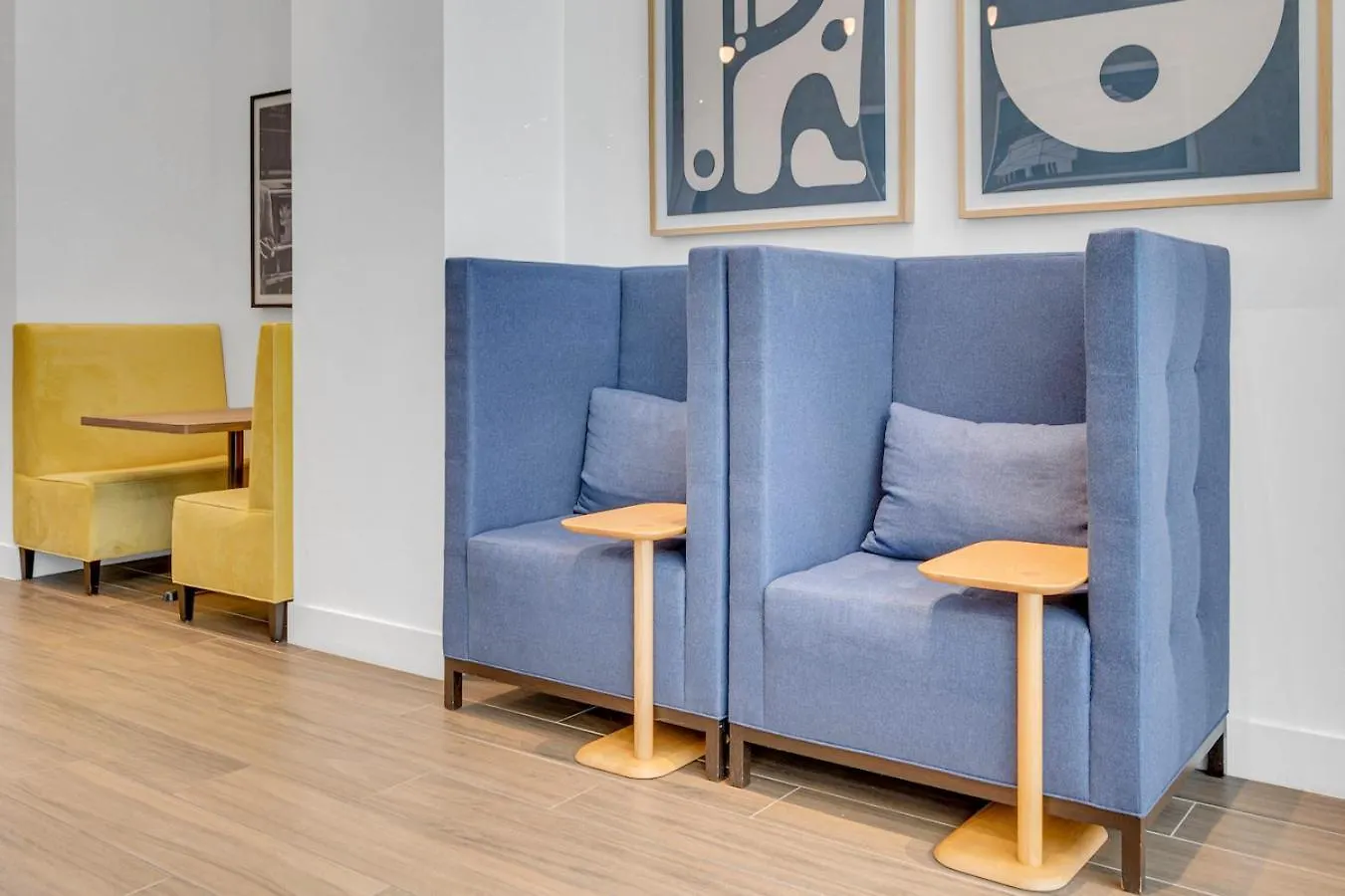 Apartment Modern Unit In Downtown With Free Parking