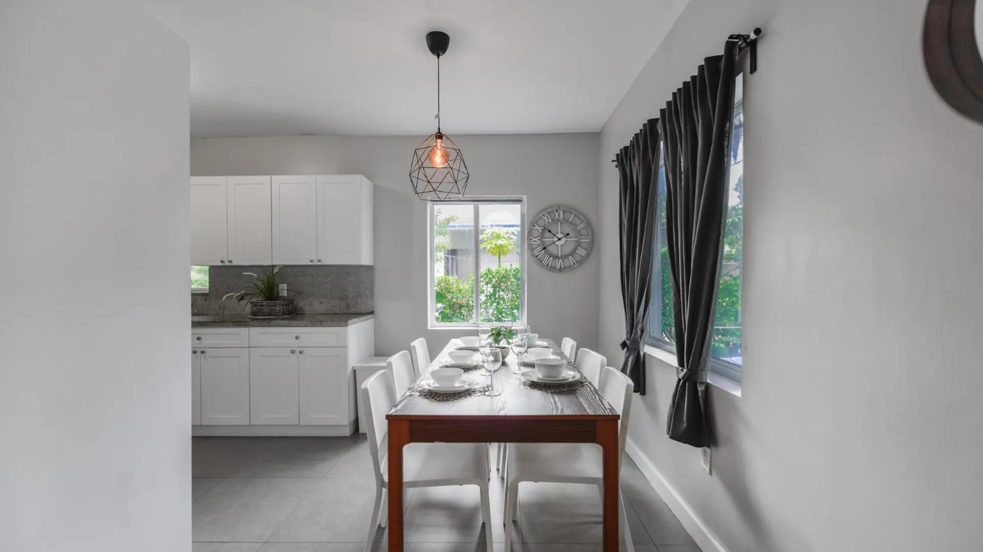 Awesome Duplex On The East Side Of Holiday home