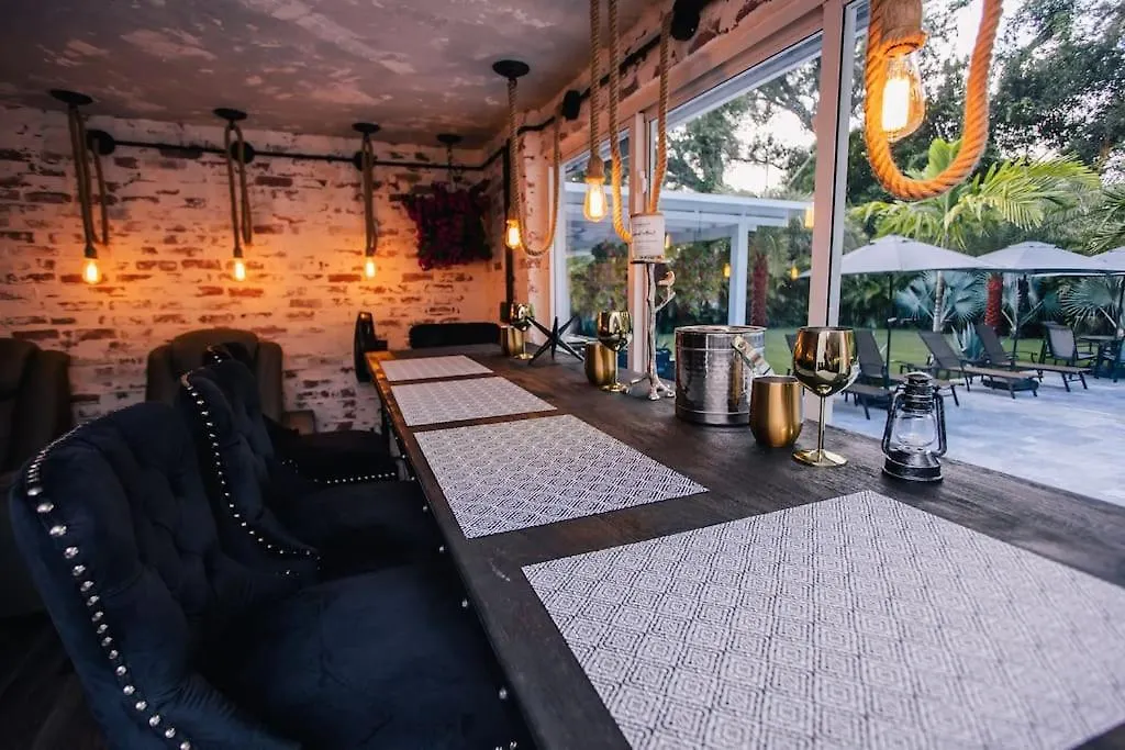 Vila With Outdoor Sauna, Outdoor Bar And Pergola With Games *