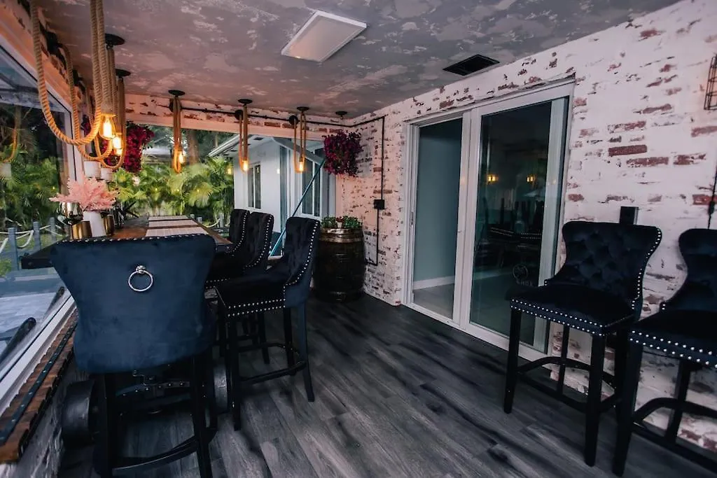 With Outdoor Sauna, Outdoor Bar And Pergola With Games Vila