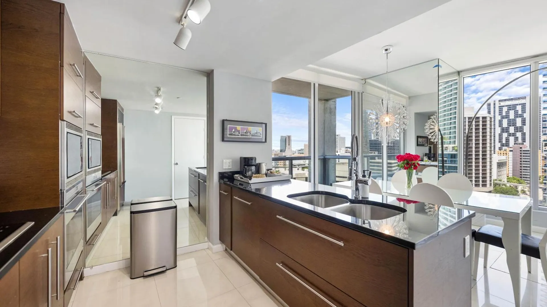 Icon Brickell In Downtown 2bd 2ba *