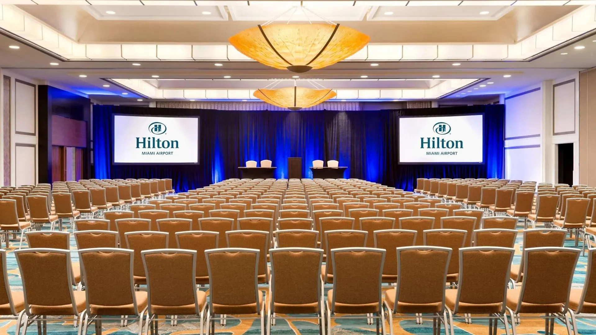 Hilton Airport Blue Lagoon 4*
