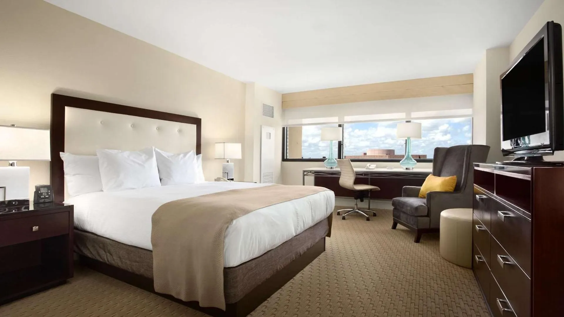 Hotell Hilton Airport Blue Lagoon 4*