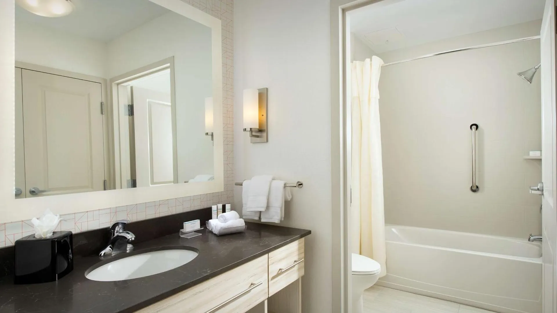 Homewood By Hilton Downtown/brickell Miami