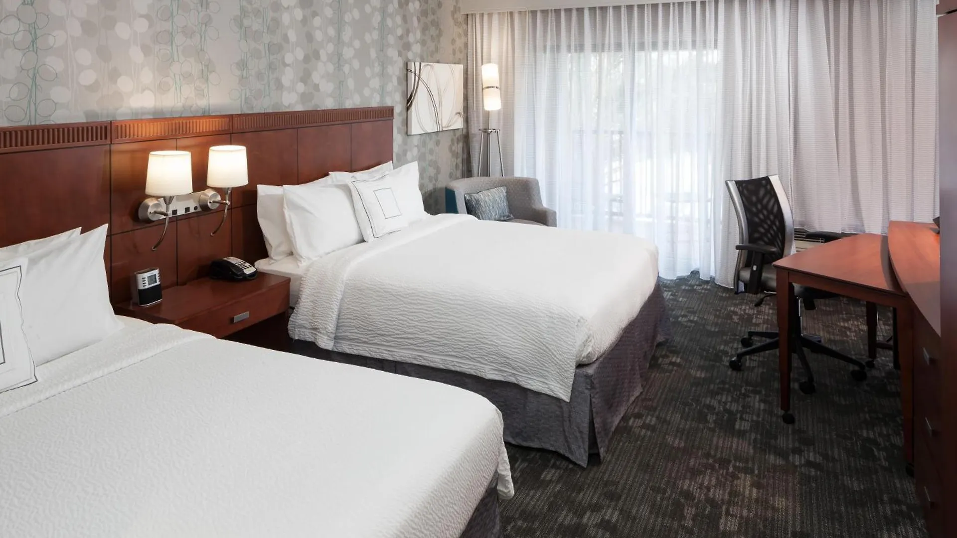 Courtyard By Marriott Miami At Dolphin Mall Hotel 3*
