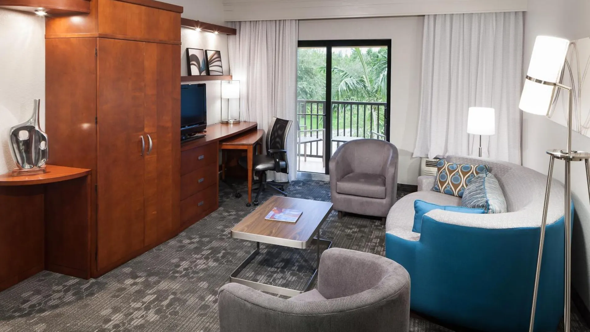 Courtyard By Marriott Miami At Dolphin Mall Hotel Sweetwater