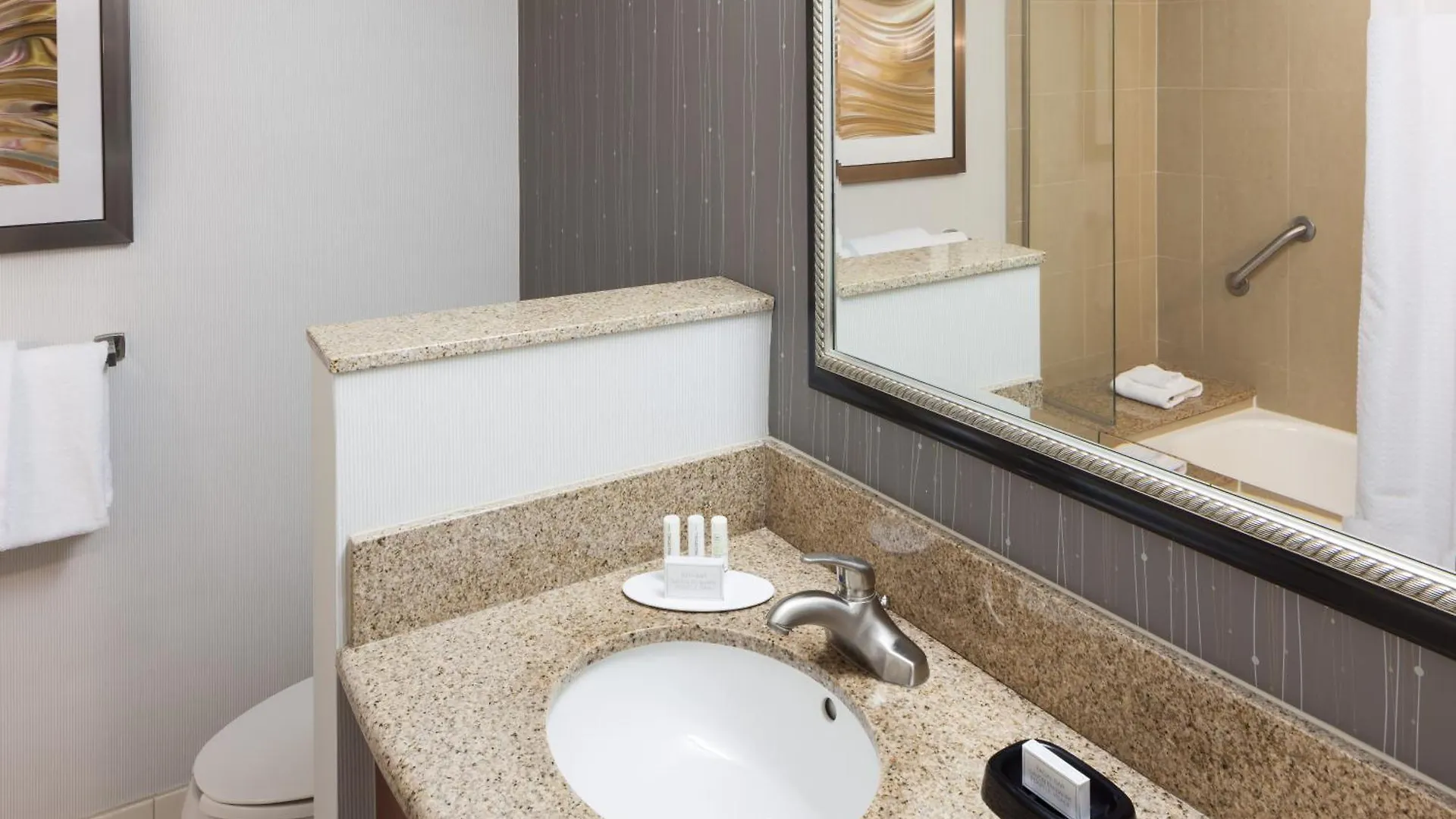 Courtyard By Marriott Miami At Dolphin Mall Sweetwater