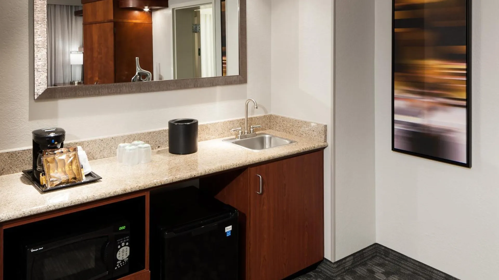 Courtyard By Marriott Miami At Dolphin Mall Hotel 3*
