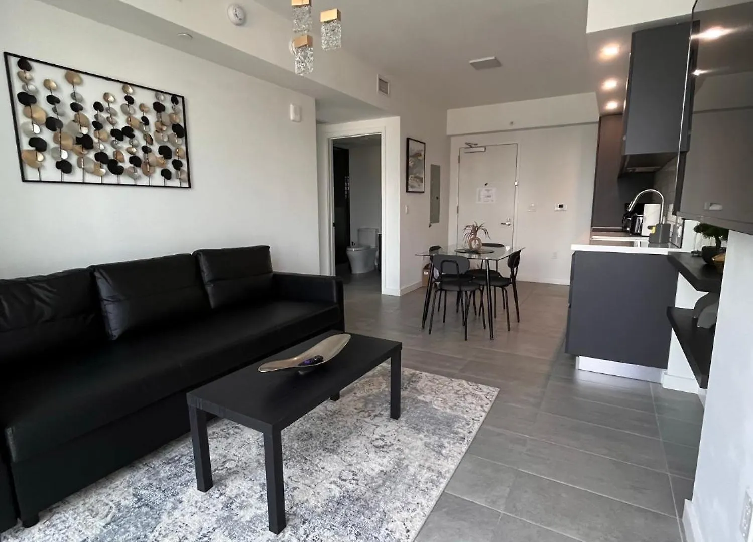 Brand New Modern 1 Bedroom Unit Downtown