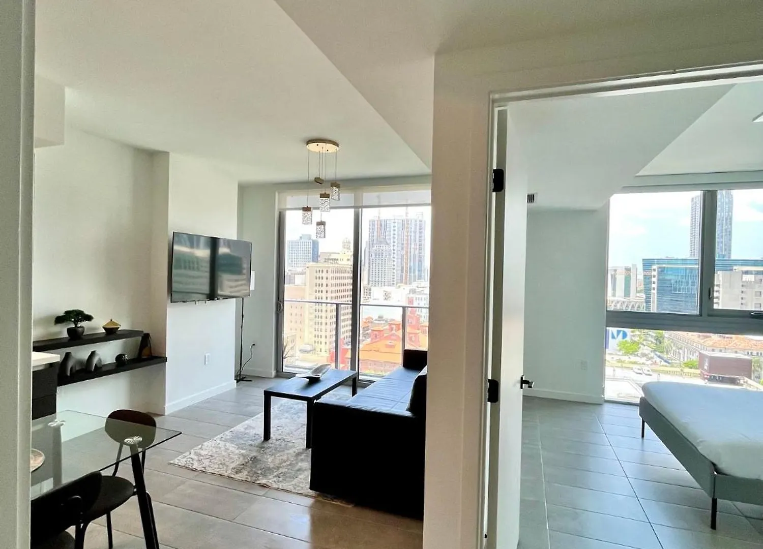 Apartment Brand New Modern 1 Bedroom Unit Downtown